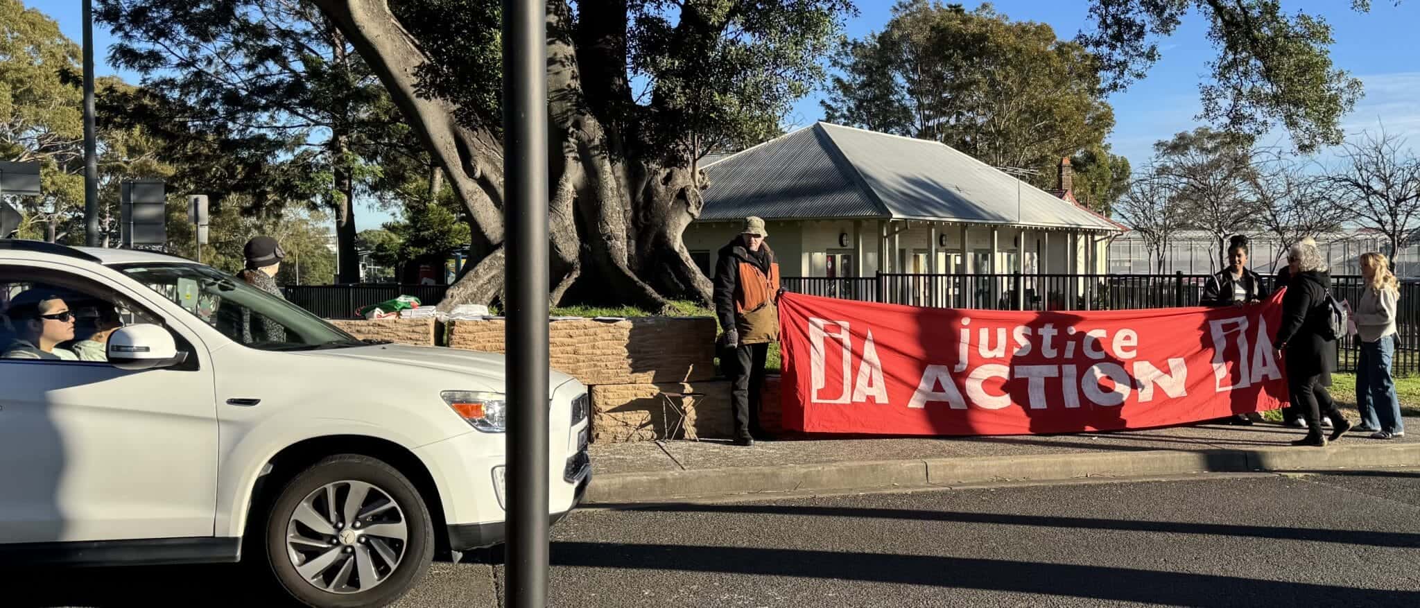 Justice Action protest supporting prisoners' rights during defence visits at Silverwater.